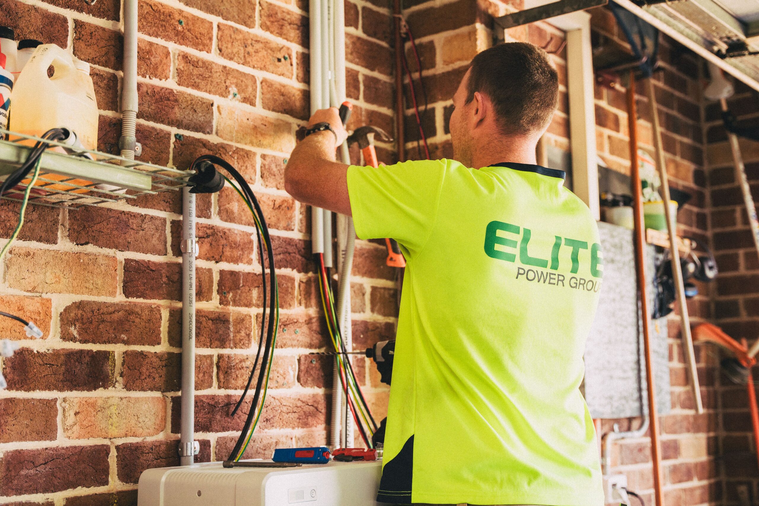 Électricien d'équipement du bâtiment